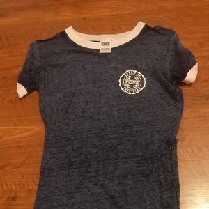 Pink tee size women’s small. Color:navy blue